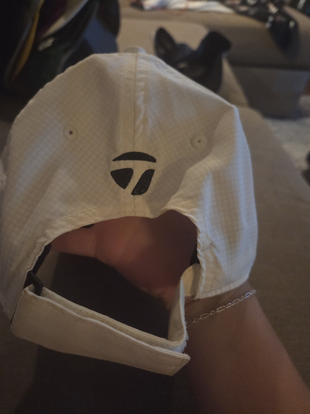 TaylorMade White Cap with Black Logo - Picture 3 of 6